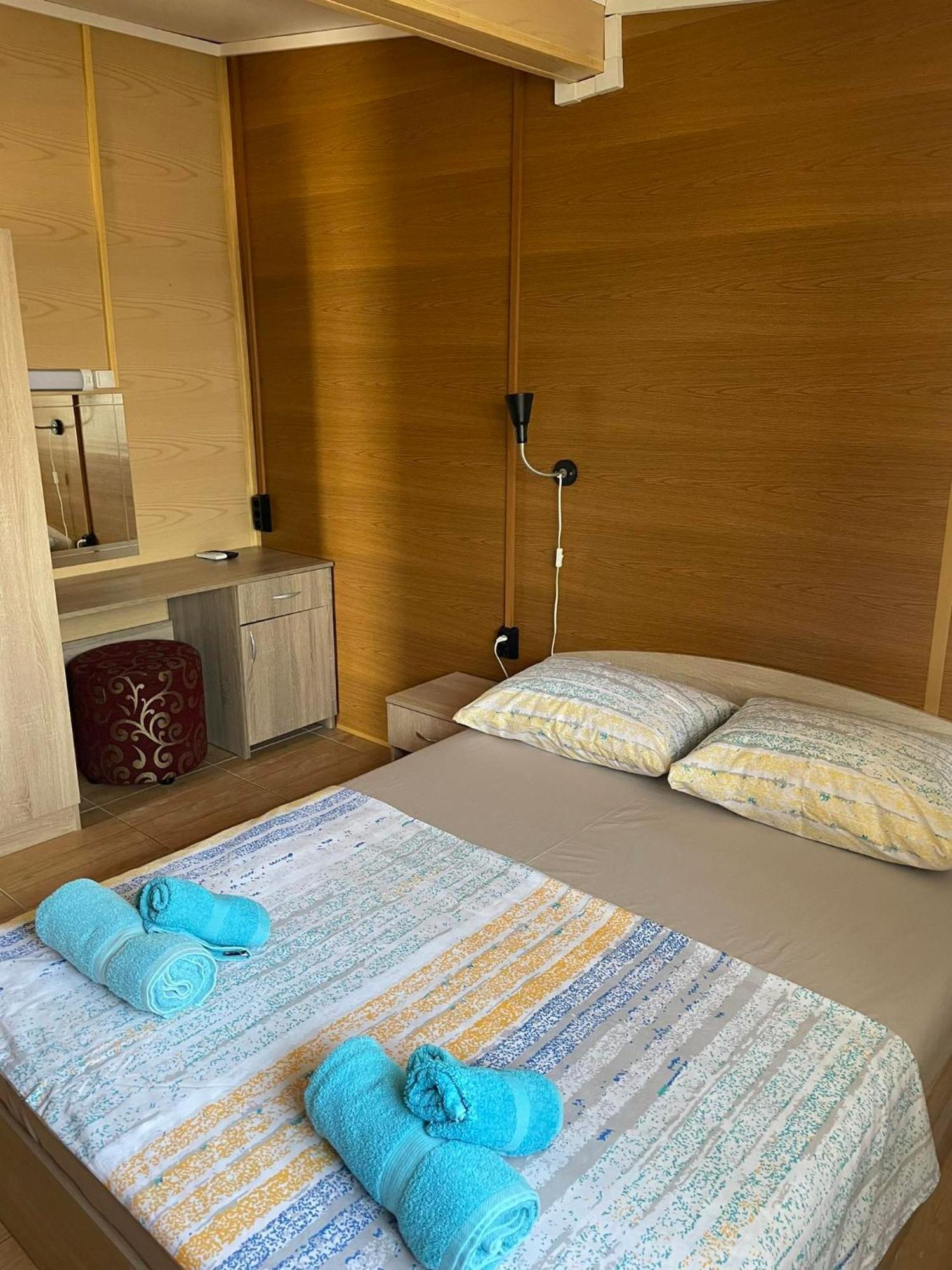Family Hotel Globus โกลเดน แซนส์ ภายนอก รูปภาพ