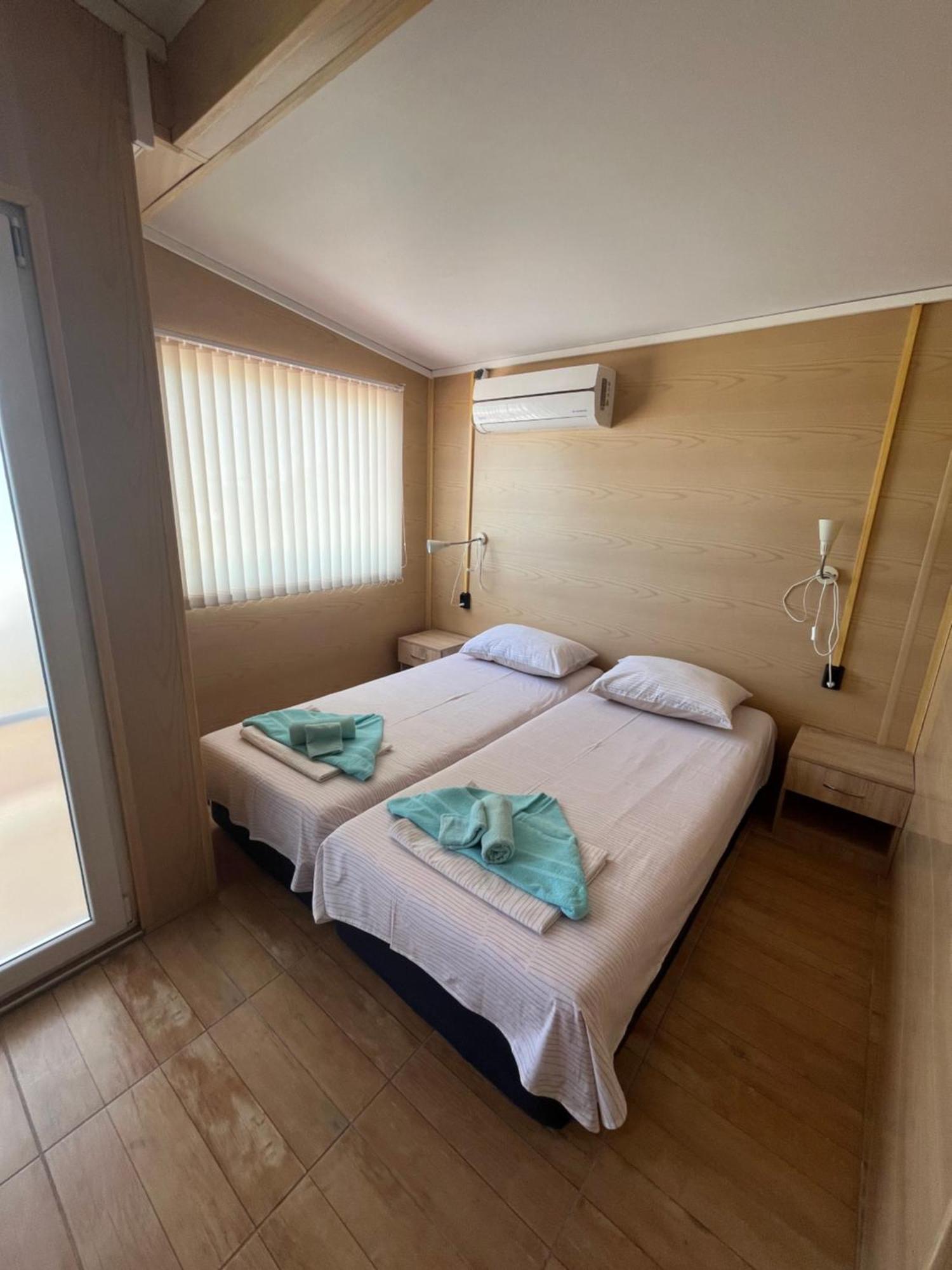 Family Hotel Globus โกลเดน แซนส์ ภายนอก รูปภาพ