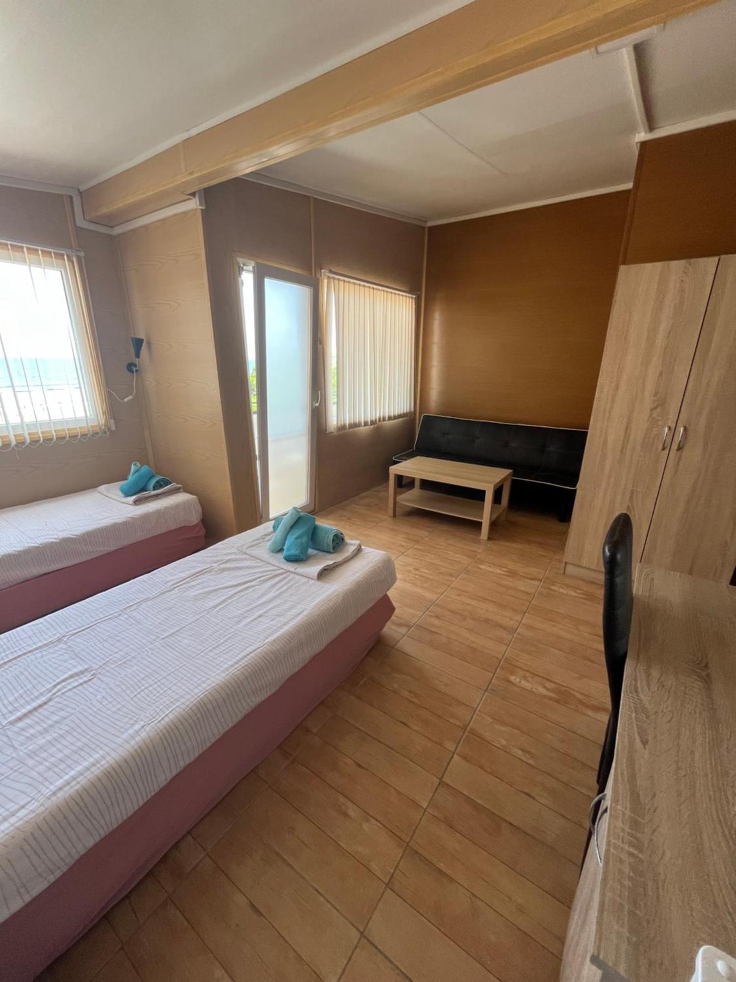 Family Hotel Globus โกลเดน แซนส์ ภายนอก รูปภาพ